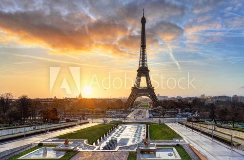 Fototapeta Sunrise in Paris, with Eiffel Tower