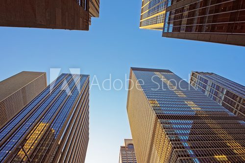 Fototapeta Bottom up view of skyscrapers in New York
