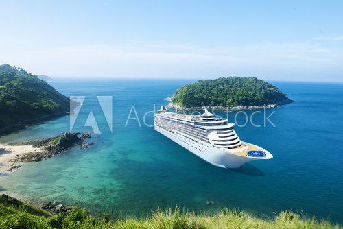 Fototapeta Cruise Ship in the Ocean with Blue Sky