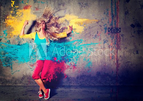 Fototapeta dancing girl with color splashes - movin 04