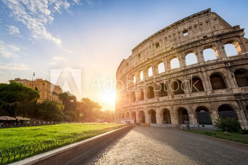 Fototapeta Das Kolosseum in Rom Italien bei Sonnenuntergang