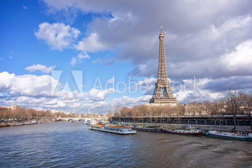Fototapeta Eiffel tower view from Bir Hakeim bridge, Paris, France