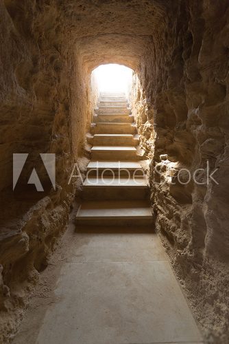 Fototapeta Escalier et couloir souterrain des Tombeaux des rois