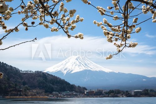 Fototapeta  Fuji lanscape view with a kawaguchiko lake