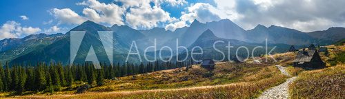 Fototapeta Hala Gasienicowa in Tatra Mountains - panorama