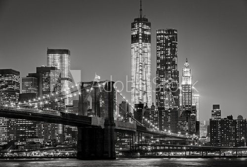 Fototapeta New York by night. Brooklyn Bridge, Lower Manhattan â Black an
