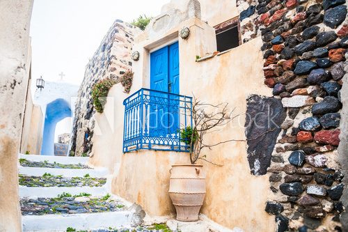 Fototapeta old street in Pyrgos village on the island Santorini, Greece