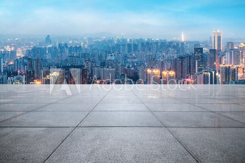 Fototapeta Panorama miasta o zmierzchu z tarasem