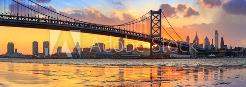 Fototapeta Panorama of Philadelphia skyline, Ben Franklin Bridge and Penn's