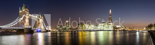 Fototapeta Panorama von der Tower Bridge bis zum Shard in London