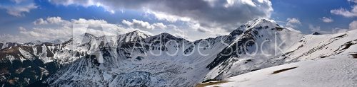 Fototapeta Panoramic view of the snow-covered western Tatra