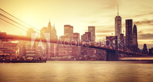 Fototapeta Retro stylized Manhattan at sunset, New York, USA.