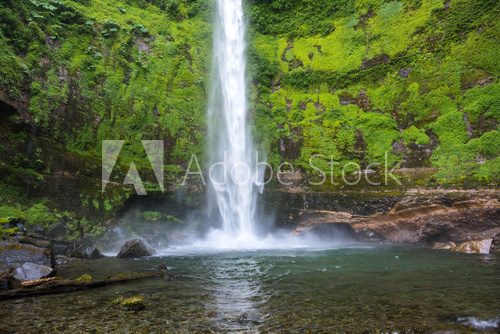 Fototapeta Salto El Claro waterfall, Pucon, Chile