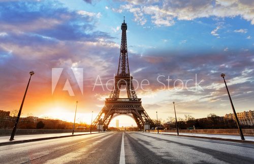 Fototapeta Sunrise in Paris, with Eiffel Tower