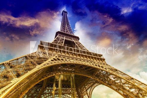 Fototapeta The Eiffel Tower from below