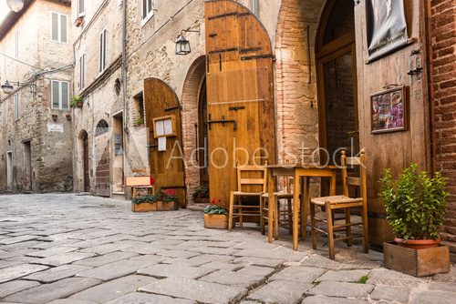 Fototapeta Tipico ristorante italiano nel vicolo storico