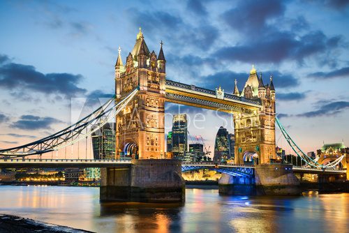 Fototapeta Tower Bridge in London, UK at night