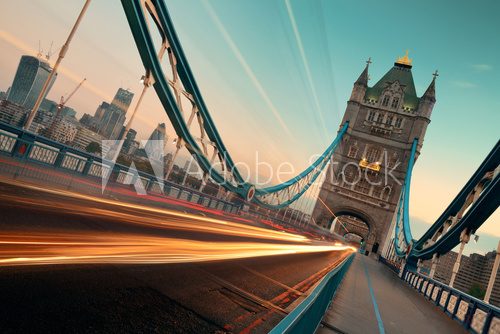 Fototapeta Tower Bridge morning traffic