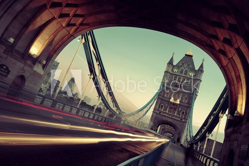 Fototapeta Tower Bridge morning traffic