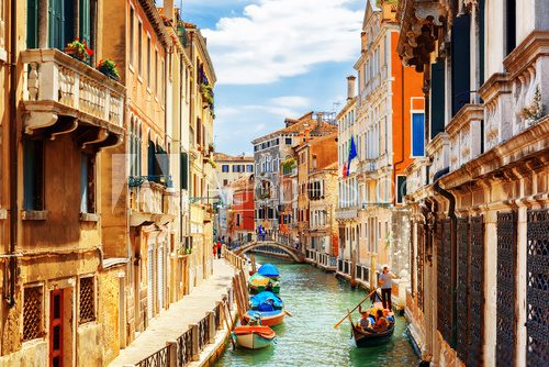 Fototapeta View of the Rio Marin Canal from the Ponte de la Bergami. Venice