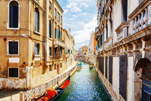 Fototapeta View of the Rio Marin Canal from the Ponte de la Bergami, Venice